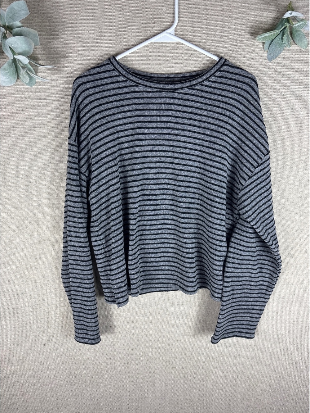 Sanctuary > Gray and Black Striped Wide Sleeve Textured Crew Neck Sweater Medium